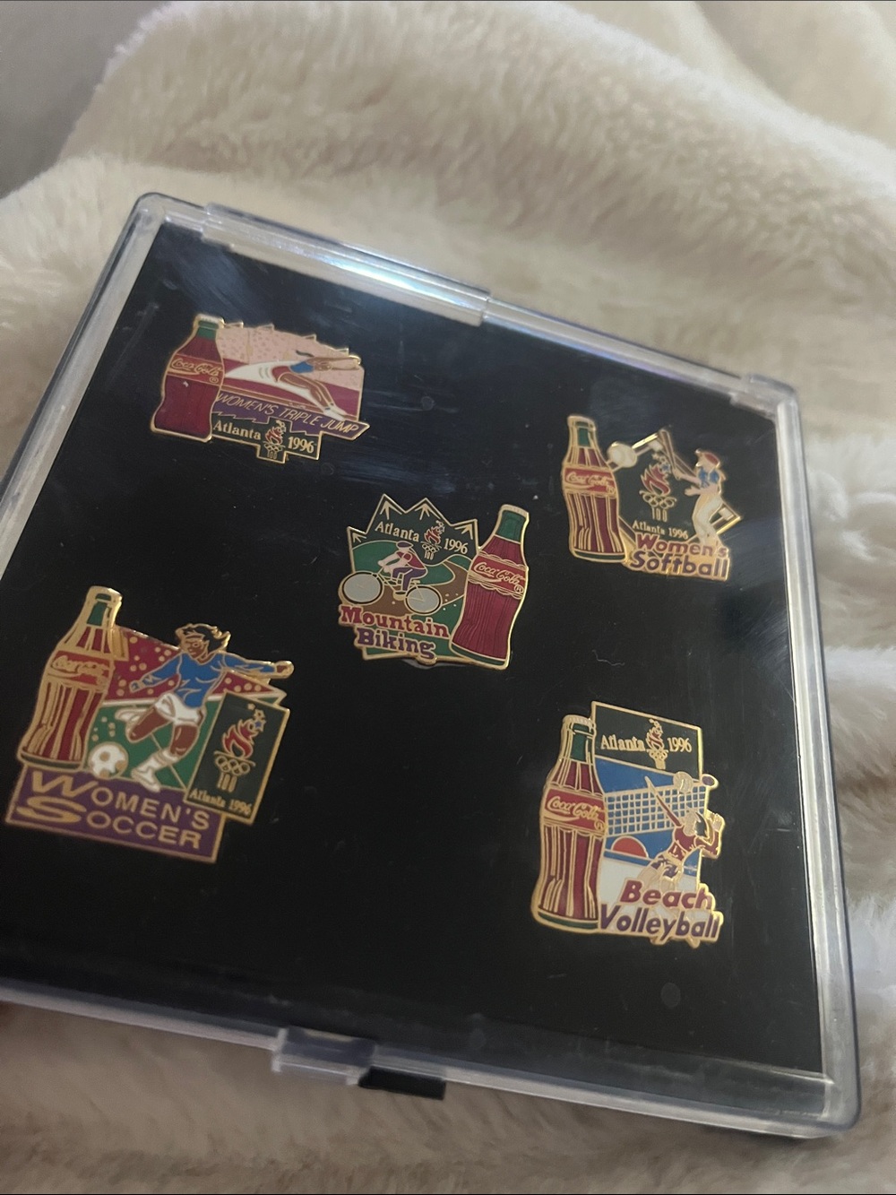 Coca cola collectable pins of sports - Picture 6 of 6